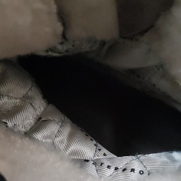 Ahnu Winter Boots With Vibram Sparkle Soles And Thinsulate 400 Gram Insulation - Picture 7 of 10